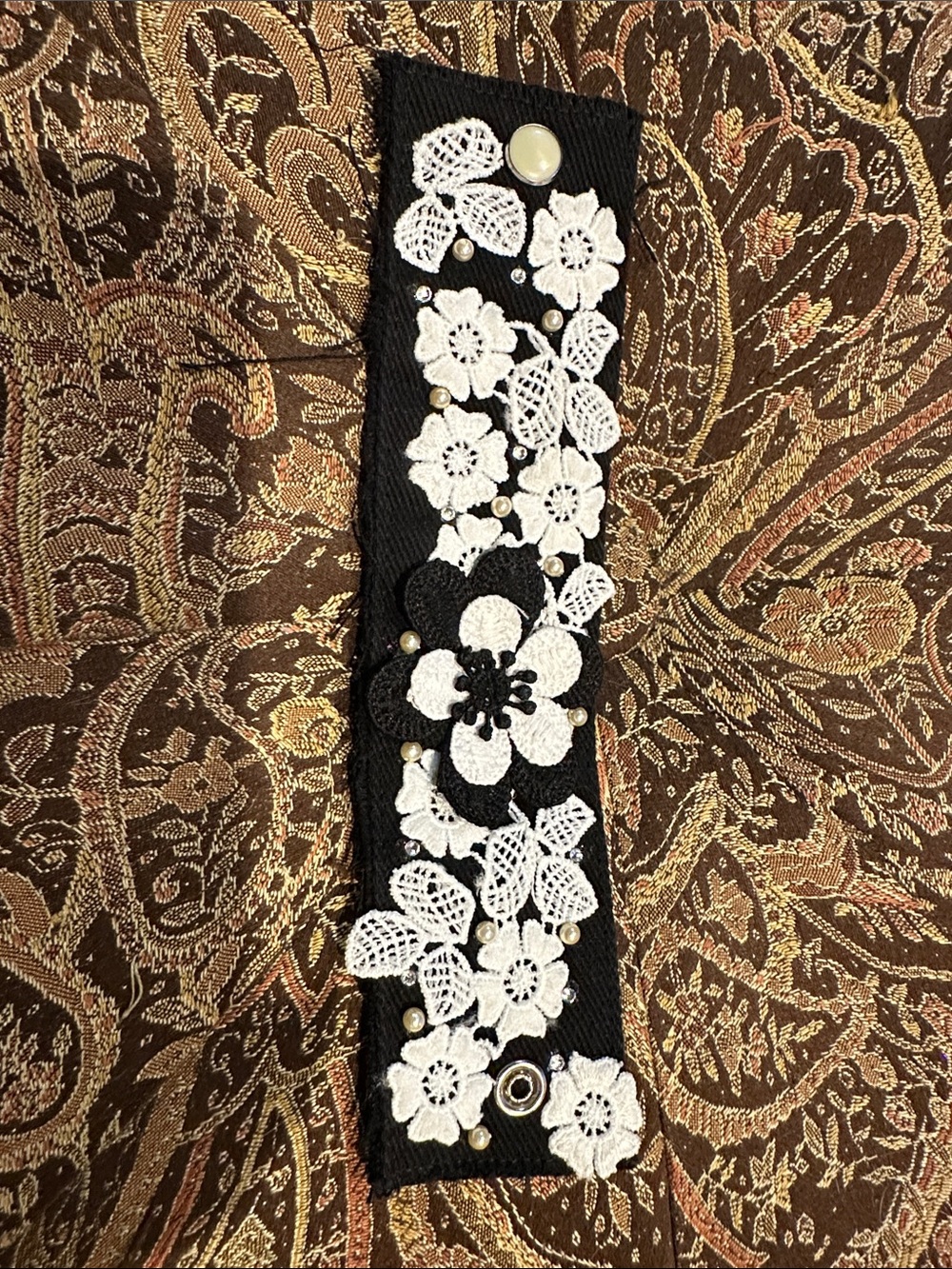 Black and White Floral Lace Snap Cuff Bracelet